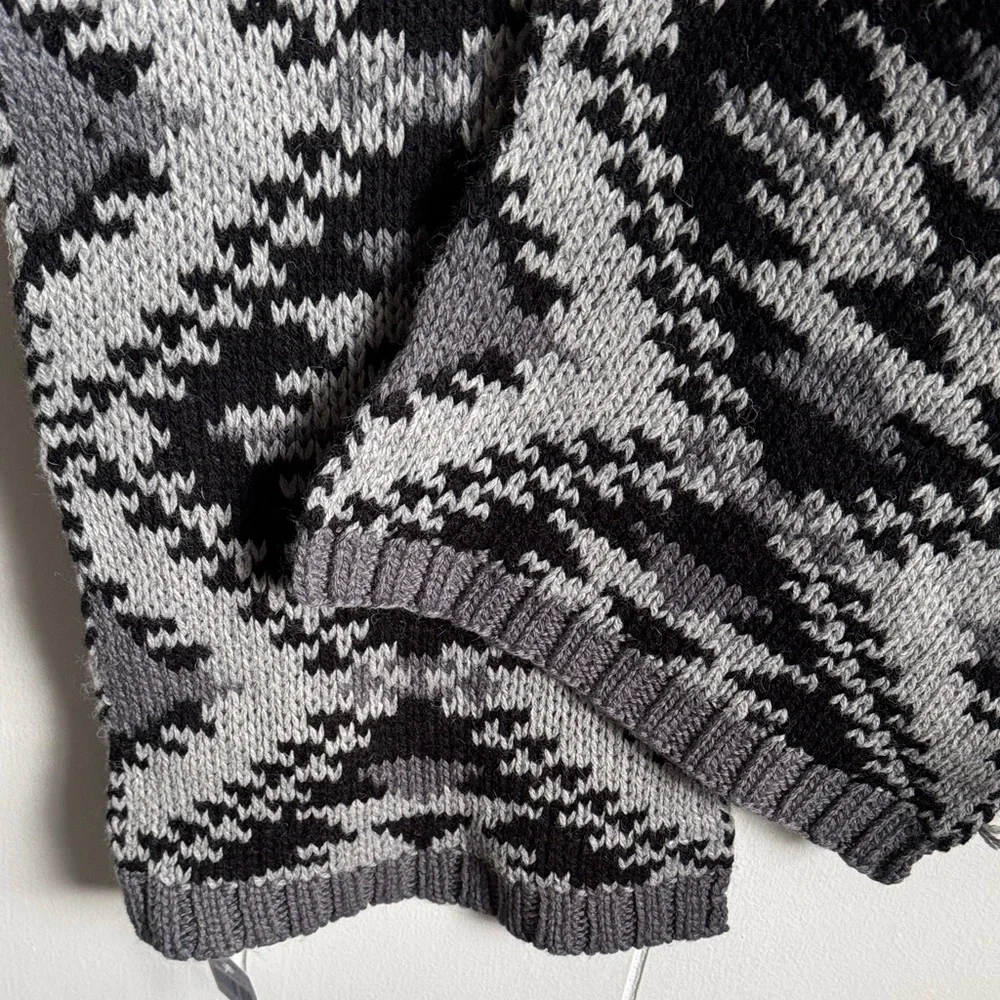 NWT Ralph Lauren Black and Gray Patterned Scarf